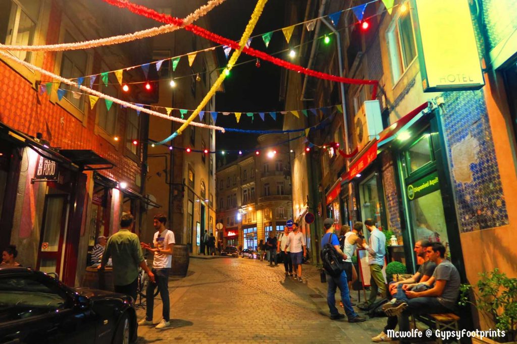 Porto streets at night
